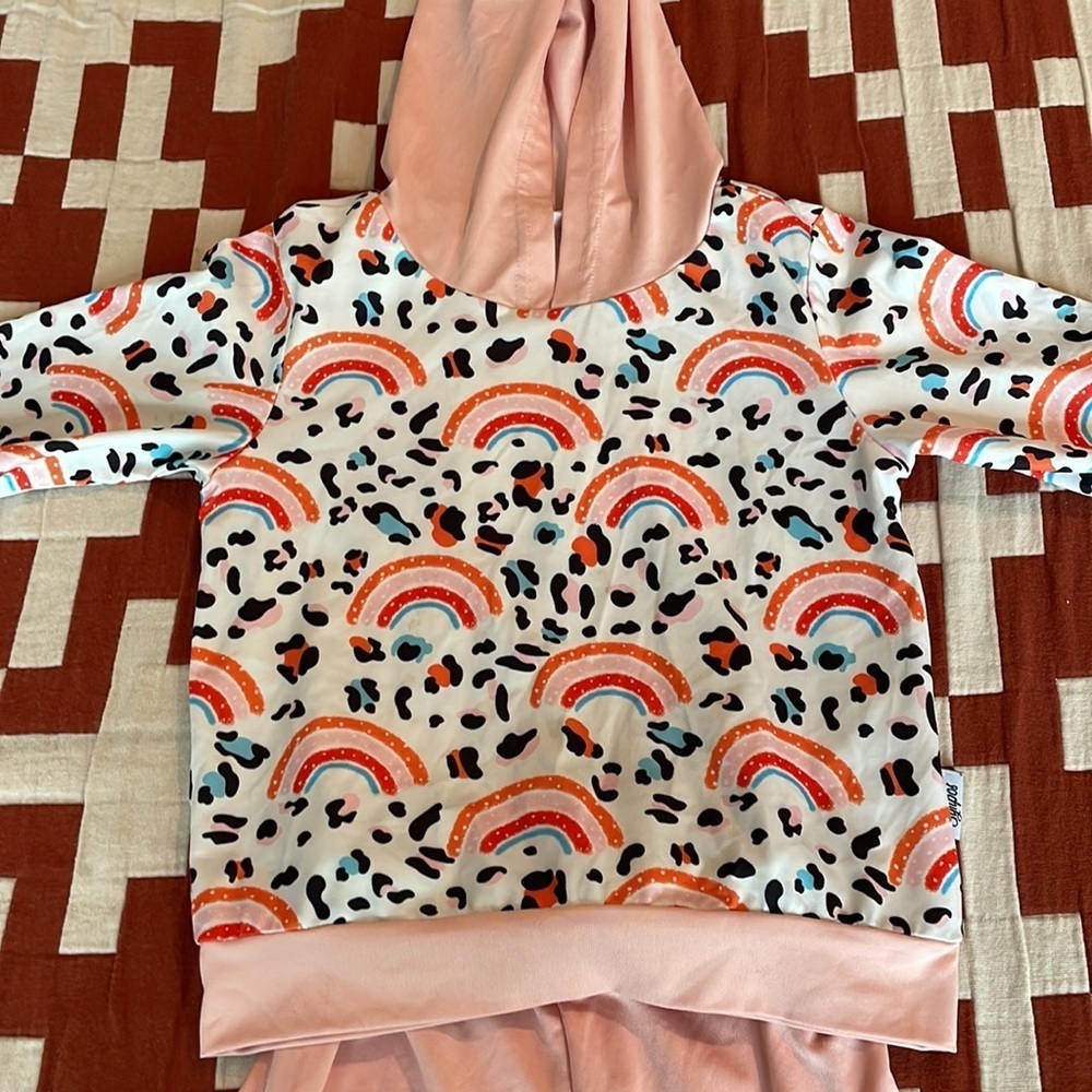 Leopard print rainbows girls long sleeve outfit - 2 pieces 18-24 months - Picture 2 of 4